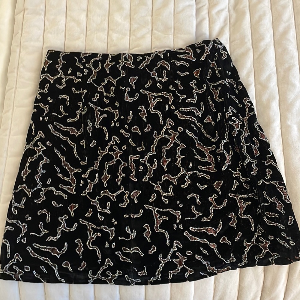 Club Monaco Size 8 Velvet beaded mini skirt